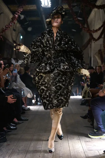 Look 19